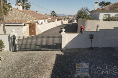 Villa Meridia : Resale Villa in Arboleas, Almería
