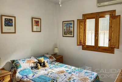 Villa Meridia : Resale Villa in Arboleas, Almería