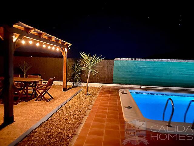 Villa Morgan : Resale Villa for Sale in Arboleas, Almería