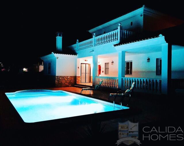 Villa Morgan : Resale Villa for Sale in Arboleas, Almería