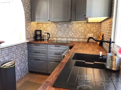 Villa Morgan : Resale Villa in Arboleas, Almería