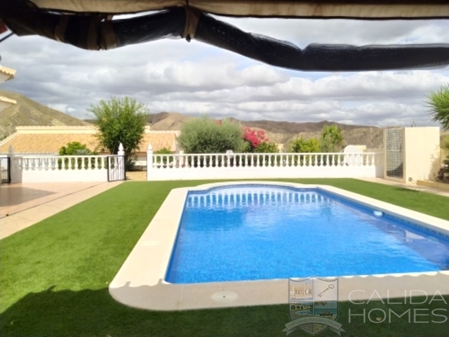 Villa Mosaic : Resale Villa for Sale in Arboleas, Almería