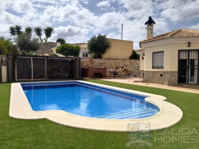 Villa Mosaic : Resale Villa for Sale in Arboleas, Almería