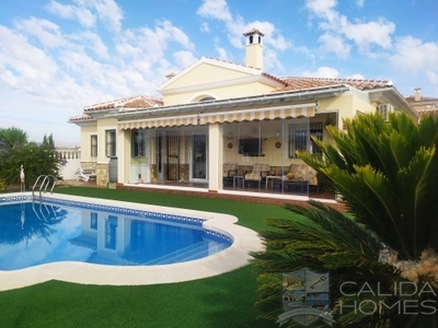 Villa Nectar: Resale Villa in Arboleas, Almería
