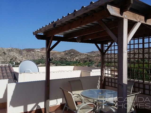 Villa Nemesia: Resale Villa for Sale in Arboleas, Almería