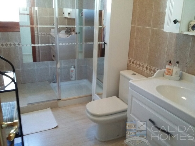 Villa Nemesia: Resale Villa for Sale in Arboleas, Almería