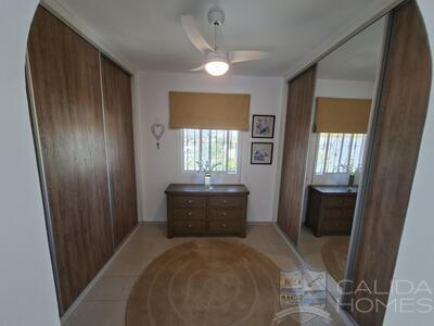 Villa Nueva Vida : Resale Villa in Arboleas, Almería
