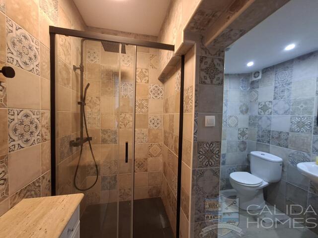 Villa Nueva Vida : Resale Villa for Sale in Arboleas, Almería