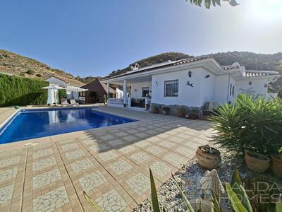 Villa Nueva Vida : Resale Villa in Arboleas, Almería