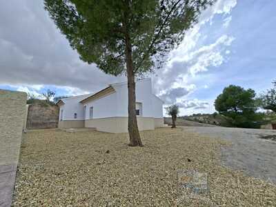 Villa Nuevo Dos : Resale Villa in Chirivel, Almería