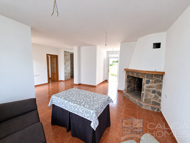 Villa Nuevo Uno : Herverkoop Villa te Koop in Chirivel, Almería