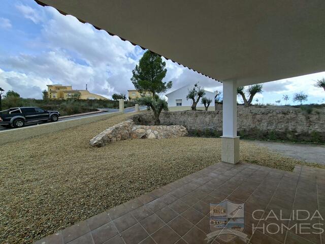 Villa Nuevo Uno : Herverkoop Villa te Koop in Chirivel, Almería