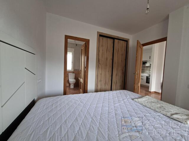 Villa Nuevo Uno : Herverkoop Villa te Koop in Chirivel, Almería