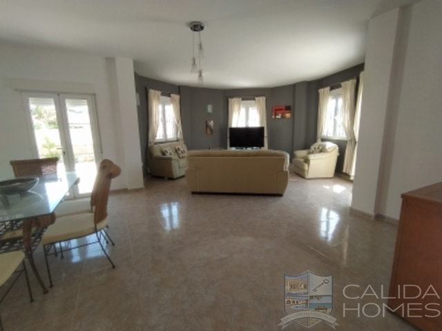 Villa Oleander: Resale Villa for Sale in Arboleas, Almería