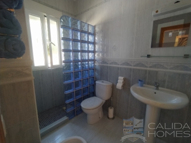 Villa Oleander: Resale Villa for Sale in Arboleas, Almería