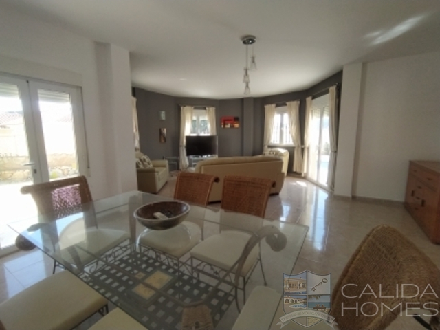 Villa Oleander: Resale Villa for Sale in Arboleas, Almería