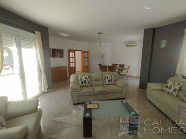 Villa Oleander: Resale Villa for Sale in Arboleas, Almería