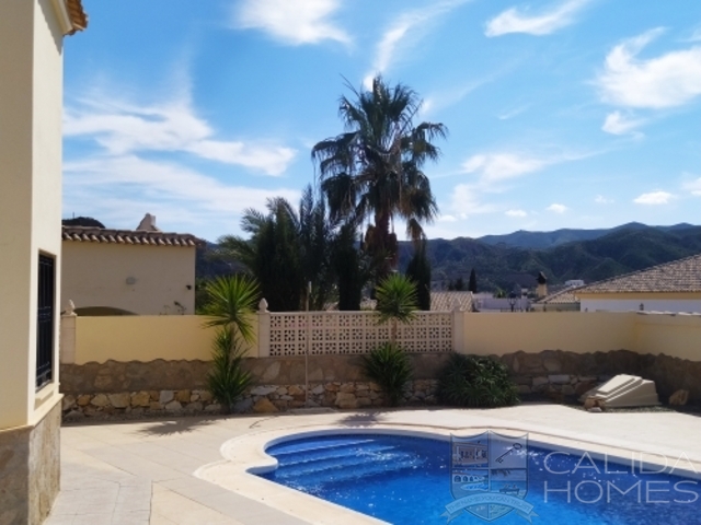 Villa Oleander: Resale Villa for Sale in Arboleas, Almería