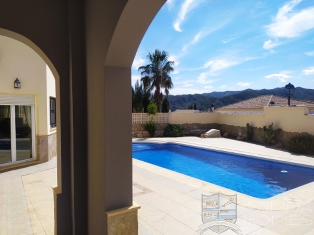 Villa Oleander: Resale Villa for Sale in Arboleas, Almería