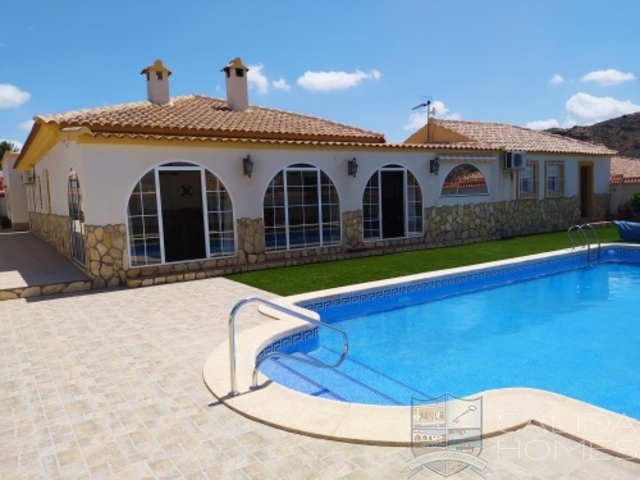 Villa Orchid: Resale Villa for Sale in Arboleas, Almería