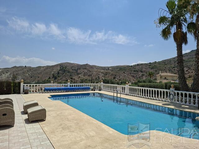 Villa Palacio : Resale Villa for Sale in Arboleas, Almería