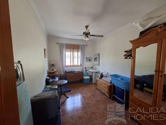 Villa Palacio : Resale Villa for Sale in Arboleas, Almería
