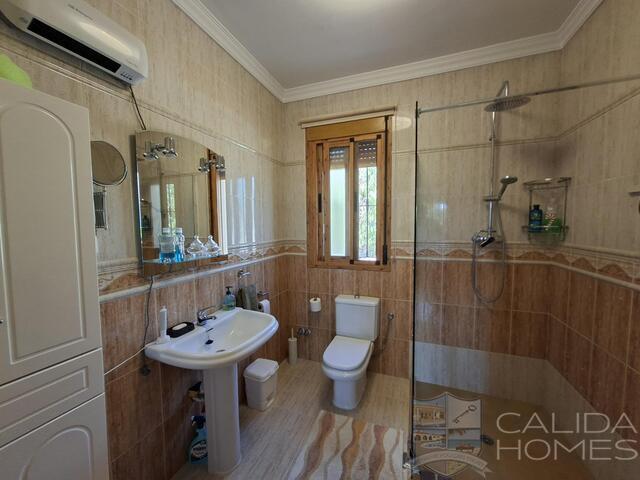 Villa Palacio : Resale Villa for Sale in Arboleas, Almería