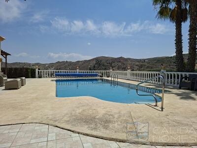 Villa Palacio : Resale Villa in Arboleas, Almería