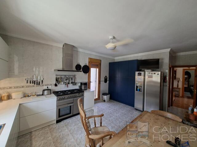 Villa Palacio : Resale Villa for Sale in Arboleas, Almería