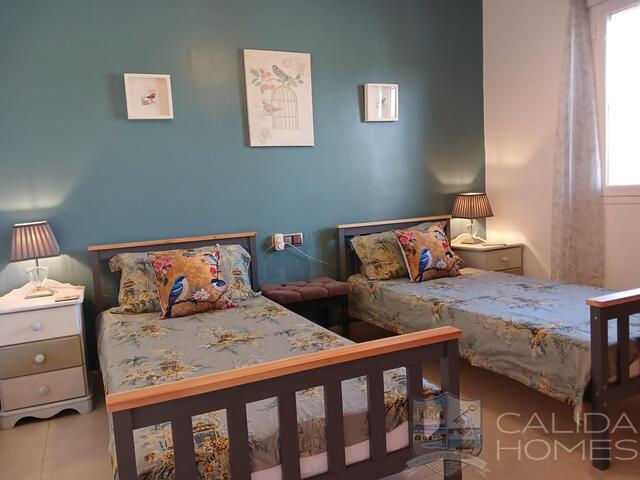 Villa Paloma : Resale Villa for Sale in Partaloa, Almería