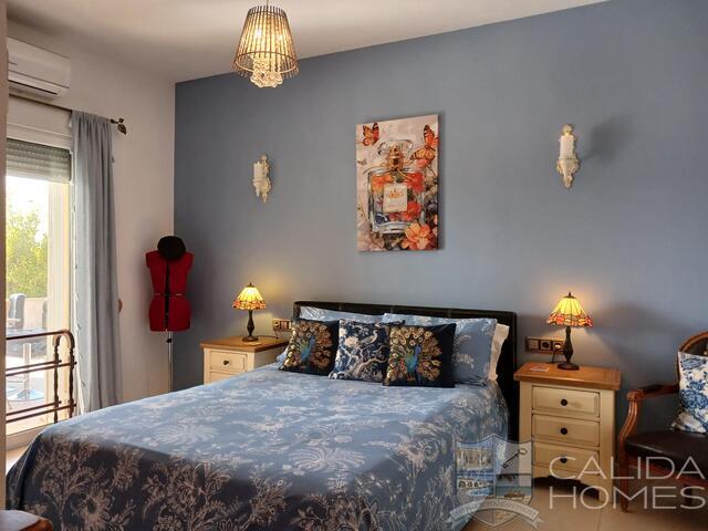 Villa Paloma : Resale Villa for Sale in Partaloa, Almería