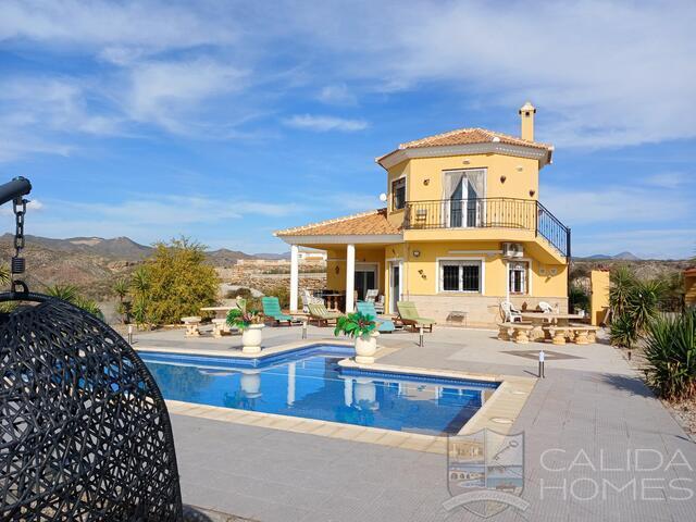 Villa Paloma : Resale Villa for Sale in Partaloa, Almería