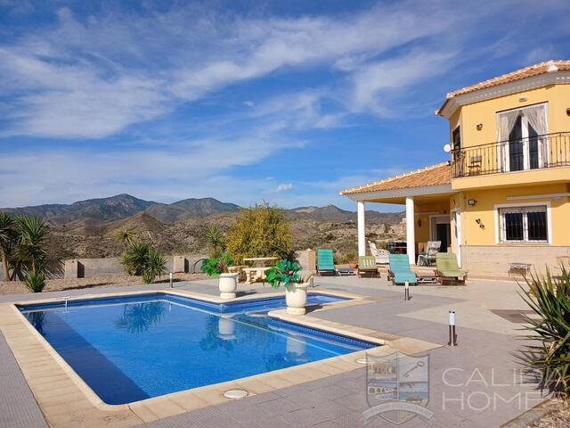 Villa Paloma : Resale Villa for Sale in Partaloa, Almería