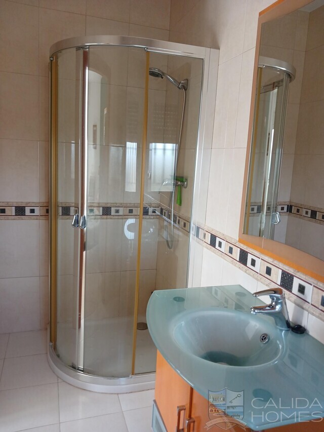 Villa Paloma : Resale Villa for Sale in Partaloa, Almería