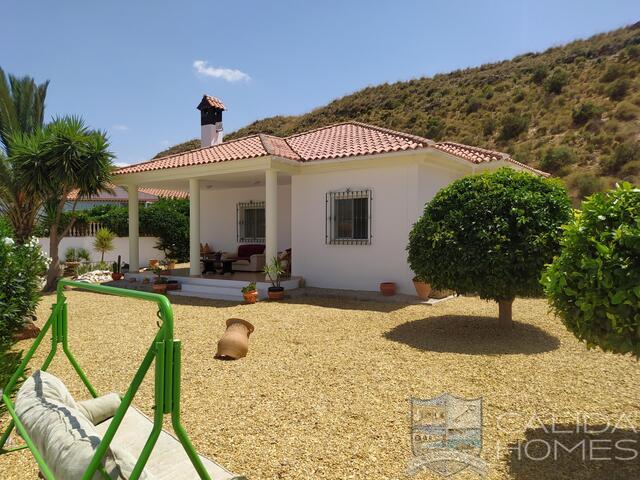 Villa Paloma: Resale Villa for Sale in Arboleas, Almería