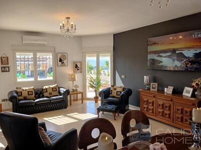 Villa Paloma Vista : Resale Villa in Partaloa, Almería