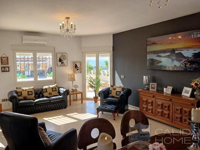 Villa Paloma Vista : Resale Villa for Sale in Partaloa, Almería