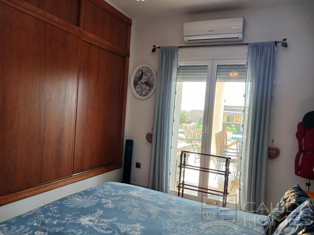 Villa Paloma Vista : Resale Villa for Sale in Partaloa, Almería