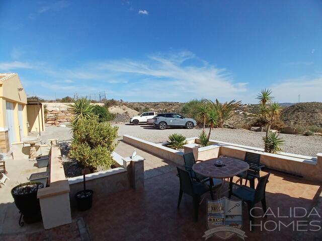 Villa Paloma Vista : Resale Villa for Sale in Partaloa, Almería