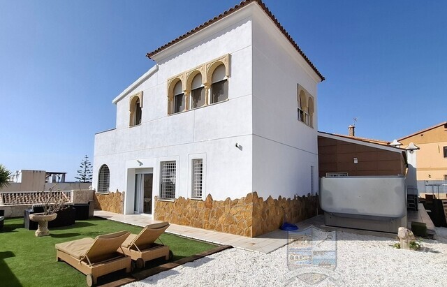 Villa Palomares: Detached Character House for Sale in Palomares, Almería