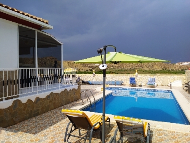 Villa Pamandus: Resale Villa for Sale in Arboleas, Almería