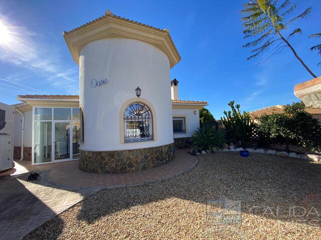 Villa Muy Buena: Herverkoop Villa te Koop in Partaloa, Almería