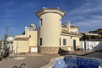 Villa Pasionata: Resale Villa in Arboleas, Almería