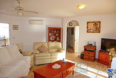 Villa Pasionata: Resale Villa in Arboleas, Almería