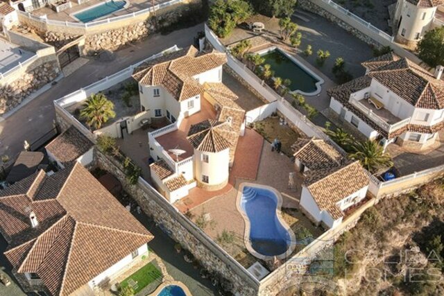 Villa Pasionata: Herverkoop Villa te Koop in Arboleas, Almería