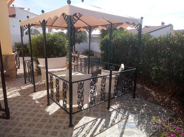 Villa Paz: Resale Villa for Sale in Arboleas, Almería