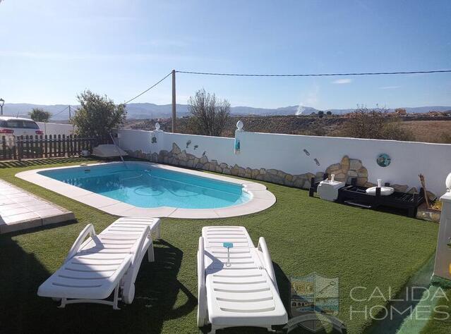 Villa Pear: Herverkoop Villa te Koop in Zurgena, Almería