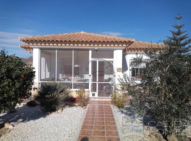 Villa Pear: Resale Villa for Sale in Zurgena, Almería