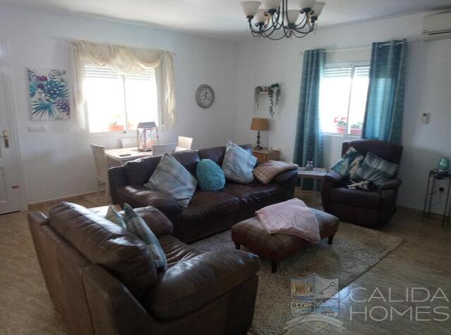 Villa Pear: Resale Villa for Sale in Zurgena, Almería
