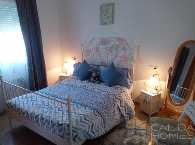 Villa Pear: Resale Villa for Sale in Zurgena, Almería